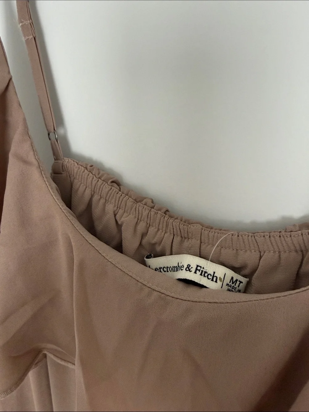 Abercrombie & Fitch elegant taupe